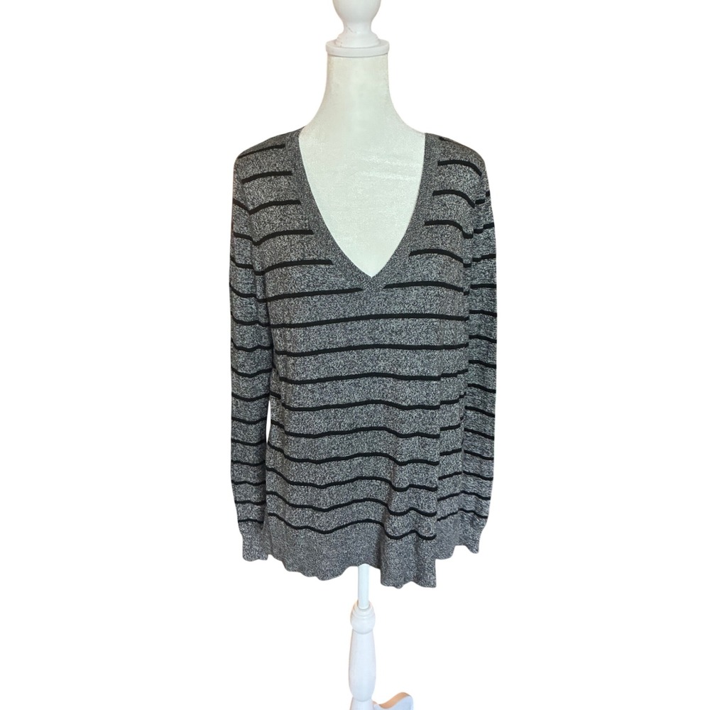 Mossimo Womens XL Gray Black Striped V-Neck Long Sleeve Pullover Sweater